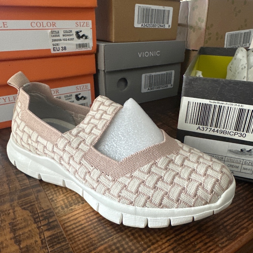Bernie Mev NY Mary Jane slide in sneaker  size 8-8.5